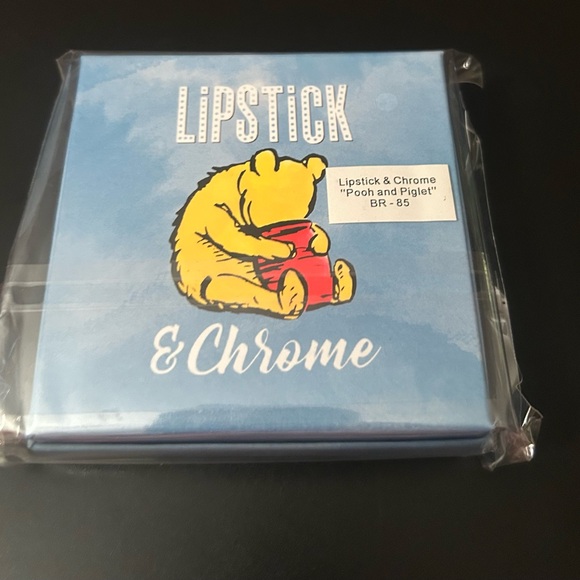 Winnie the Pooh and Piglet Brooch - Picture 3 of 3